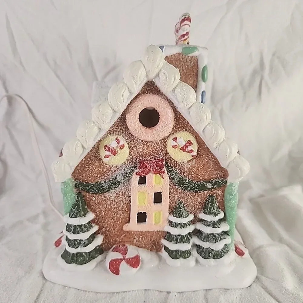 House Mervyn's Gingerbread Ceramic Lighted 9